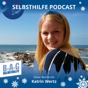 Ein Werbebild für den Podcast Nummer 19 in dem Mandy und Kathrin von HerzCaspar e.V. und Volker vom BVHK zum Thema „Weihnachten im Krankenhaus" sprechen.